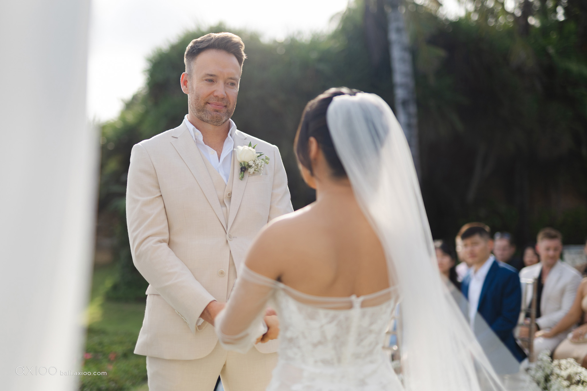 Axioo: A Universe of Love